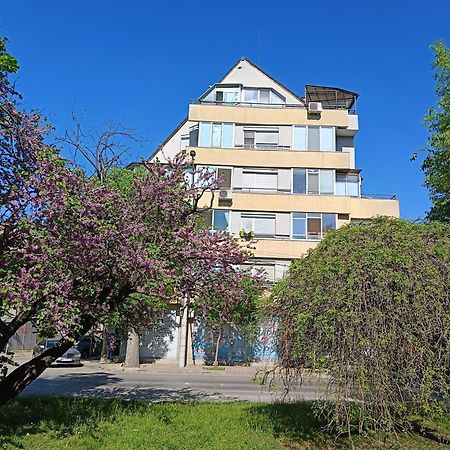 Mdm Apartment City Center Felicita Deluxe Ruse Bagian luar foto