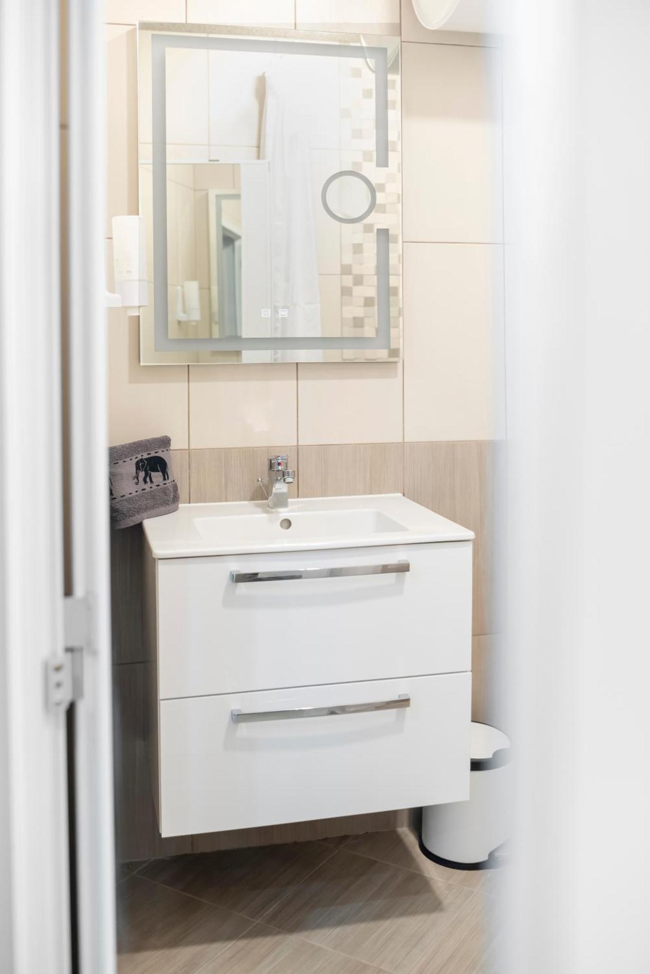 Mdm Apartment City Center Felicita Deluxe Ruse Bagian luar foto