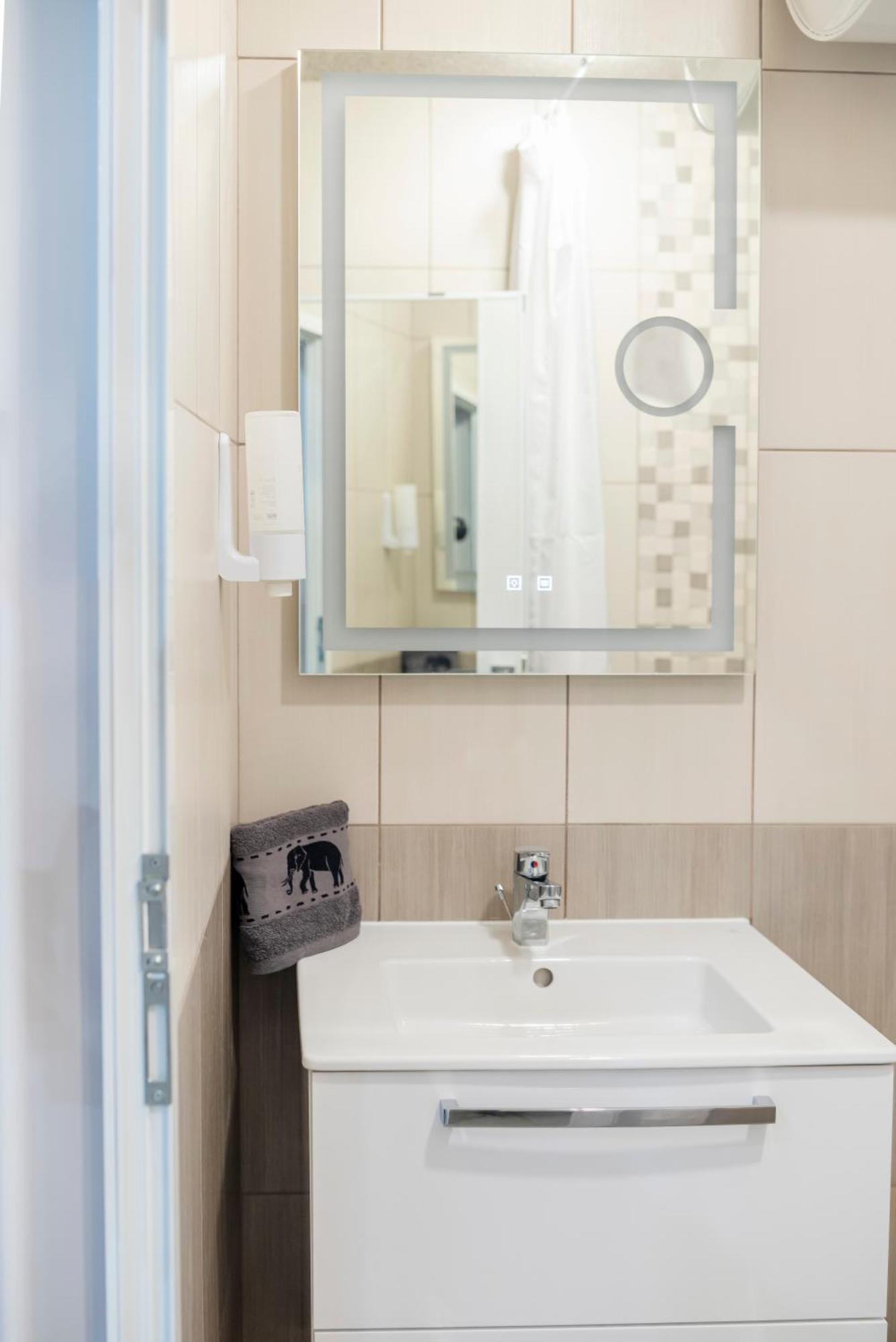 Mdm Apartment City Center Felicita Deluxe Ruse Bagian luar foto