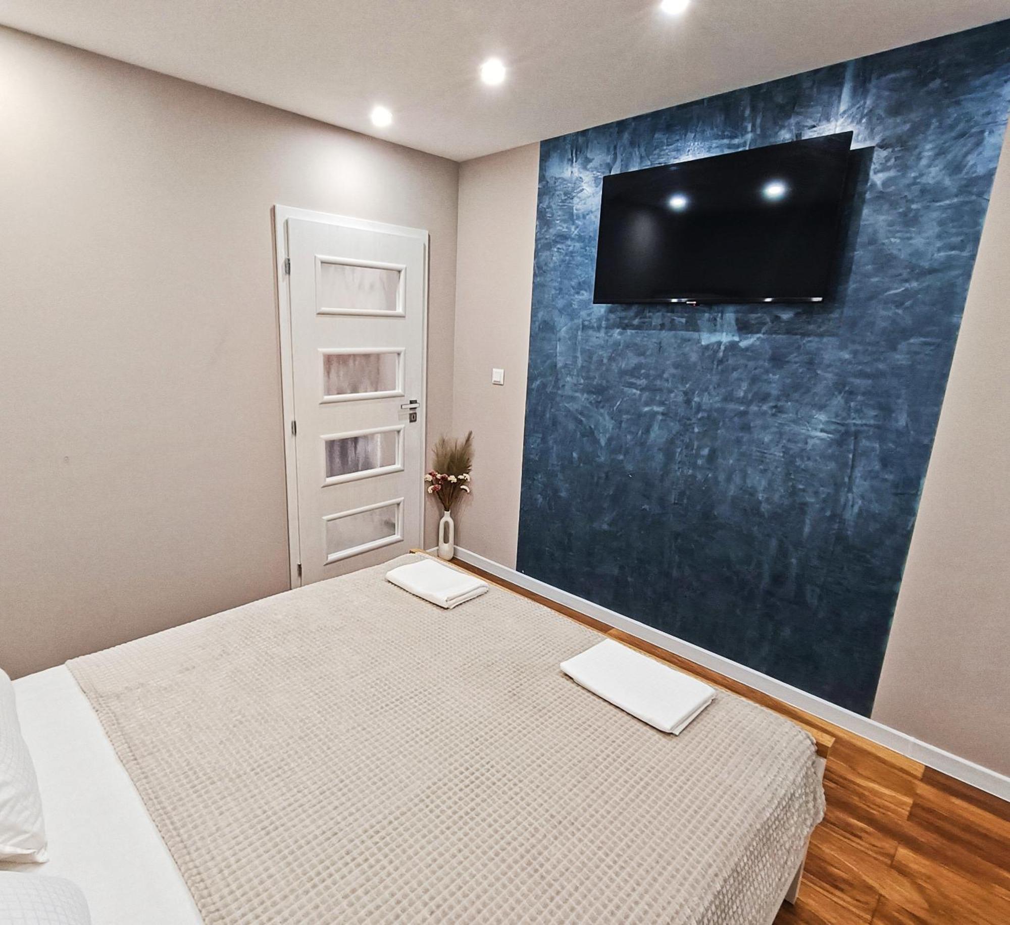 Mdm Apartment City Center Felicita Deluxe Ruse Bagian luar foto
